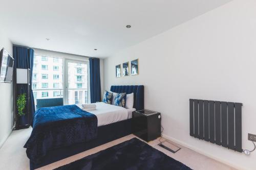 deluxe two bedroom vauxhall apartment