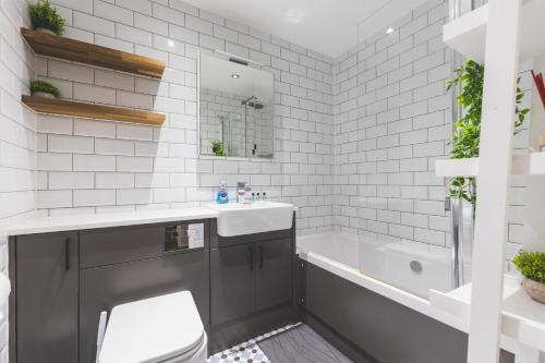 deluxe two bedroom vauxhall apartment