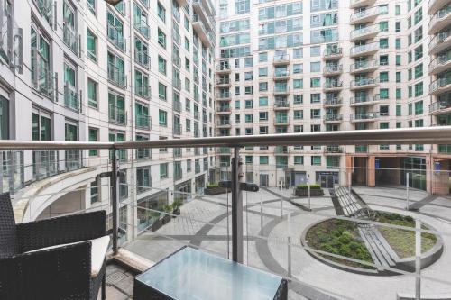 deluxe two bedroom vauxhall apartment