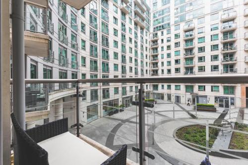 deluxe two bedroom vauxhall apartment