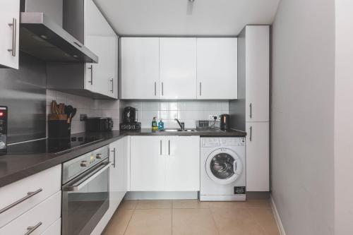 deluxe two bedroom vauxhall apartment