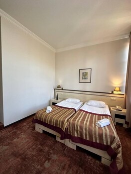 hotel europe meidan