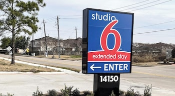 studio 6 houston tx pearland medical center