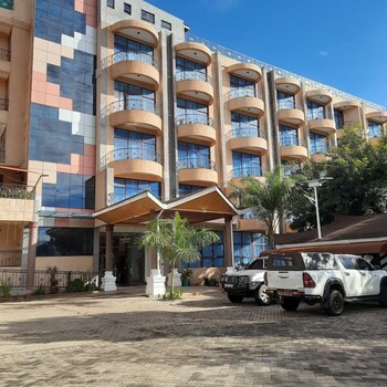 jett inn gardens hotel emali