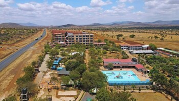 jett inn gardens hotel emali