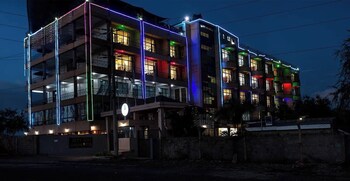 jett inn gardens hotel emali