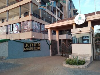 jett inn gardens hotel emali