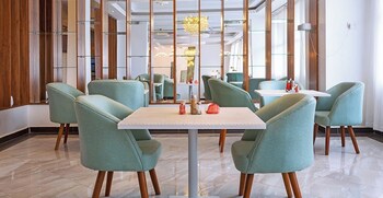 jett inn gardens hotel emali