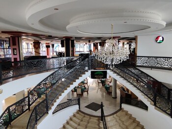jett inn gardens hotel emali