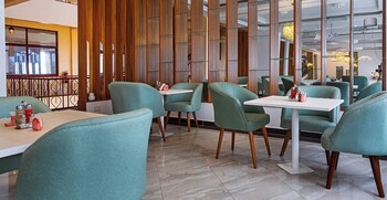 jett inn gardens hotel emali