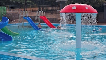 jett inn gardens hotel emali