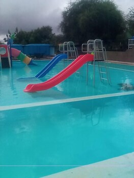 jett inn gardens hotel emali