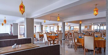 jett inn gardens hotel emali