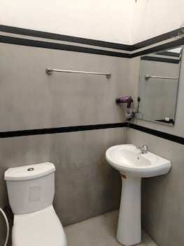 Hotel Diamond Palace,,2 star