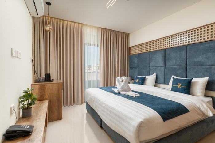 golden pillar hotel