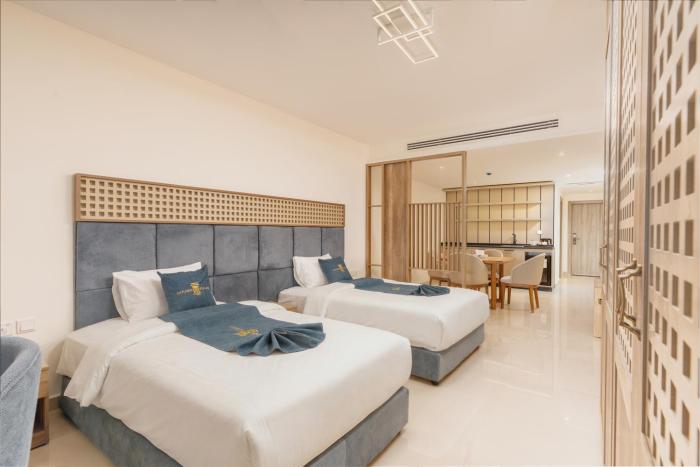 golden pillar hotel