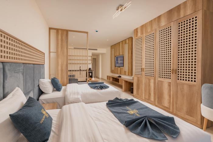 golden pillar hotel