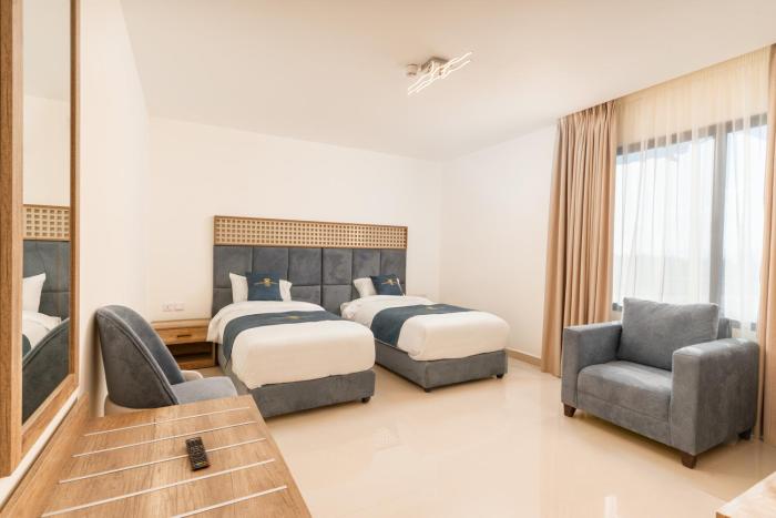 golden pillar hotel