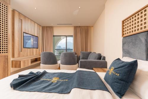 golden pillar hotel
