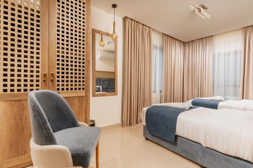 golden pillar hotel