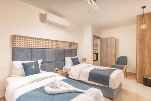 golden pillar hotel