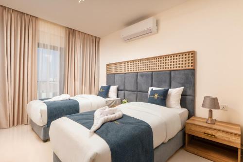 golden pillar hotel