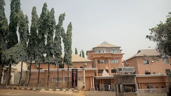 pegasus hotel and suites