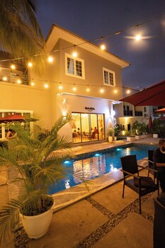 roseann gold hotel and resort