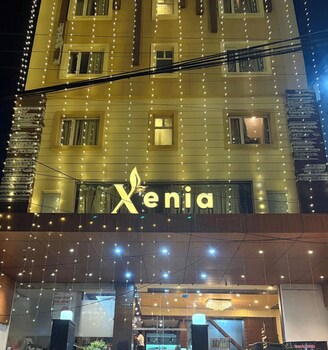 premium hotel x e n i a varanasi