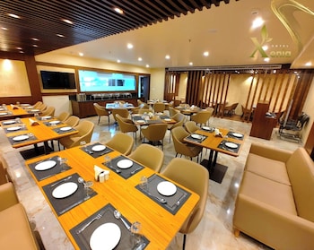 premium hotel x e n i a varanasi