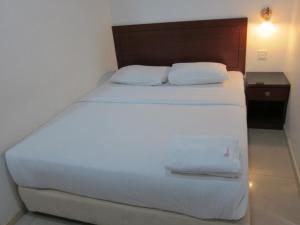 rose cottage hotel taman perling
