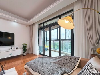 tyms 3br 2ba apt gubei fully furnished