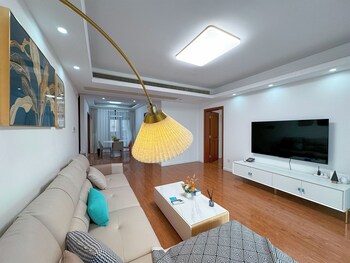 tyms 3br 2ba apt gubei fully furnished