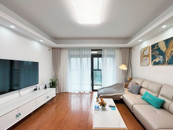 tyms 3br 2ba apt gubei fully furnished