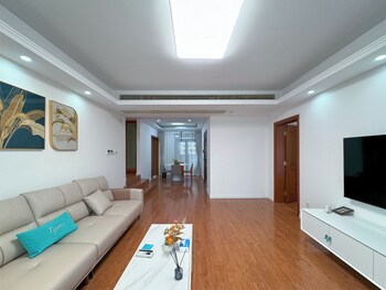 tyms 3br 2ba apt gubei fully furnished