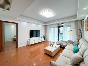tyms 3br 2ba apt gubei fully furnished