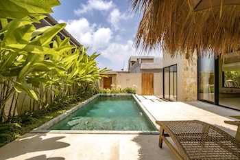 Villa Born To Live Uluwatu,,4 star