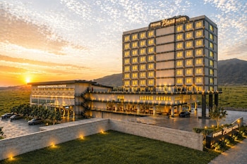 prime plaza hotel mataram
