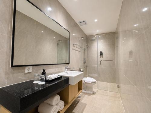 prime plaza hotel mataram