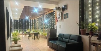 Royal Home Stay,,2 star