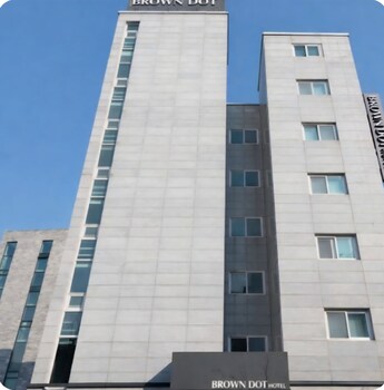Brown Dot Hotel Wanju Bongdong,,3 star