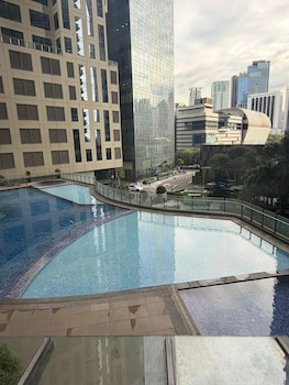 Knightsbridge Makati City Stay,,3 star