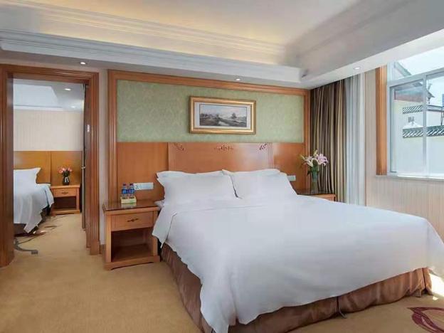 vienna international hotel lijiang yuxue avenue