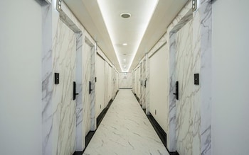 Hasen Wolgot Hotel,,2 star
