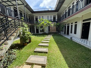 Mater Dei Homestay,,2 star