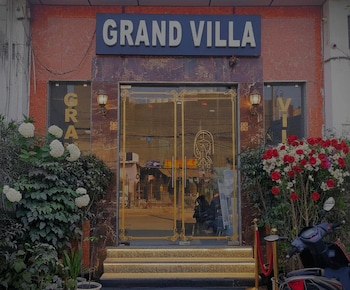 hotel grande villa near delhi airport