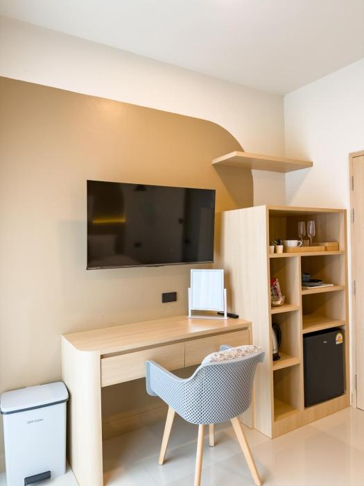abundant eco hostel