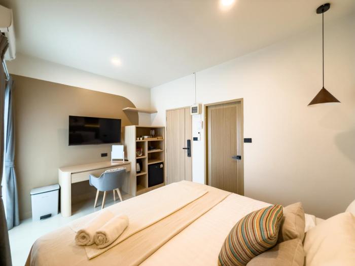 abundant eco hostel