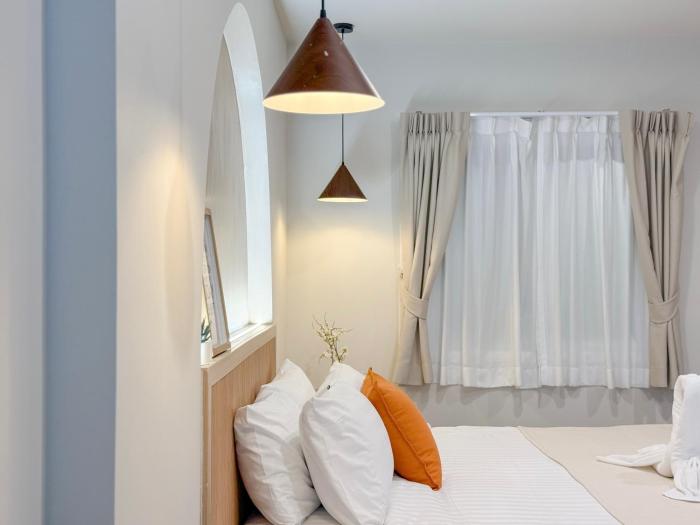 abundant eco hostel