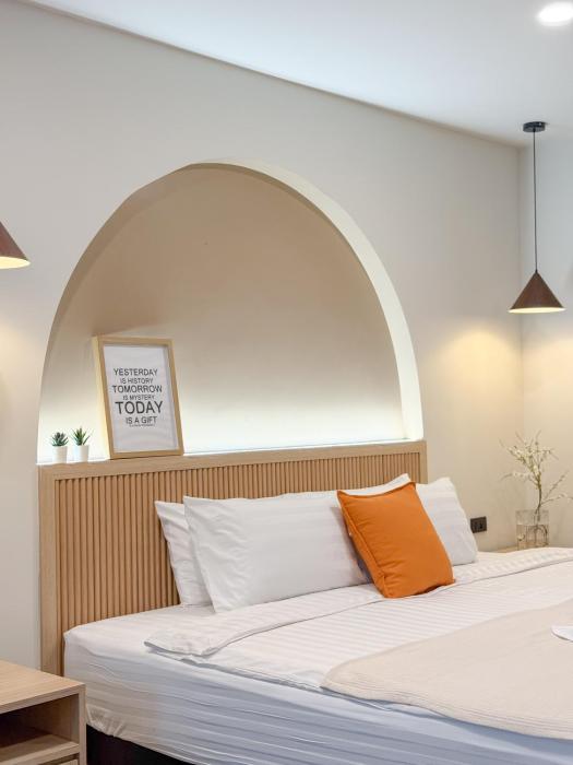 abundant eco hostel
